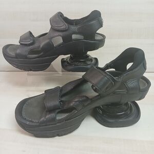 Z-Coil Sidewinder Closed Heel Strappy Sandals Black Shoes Womens 7